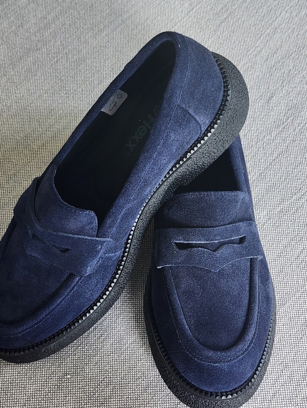 THE FLEXX Navy Suede  Loafers. NEW